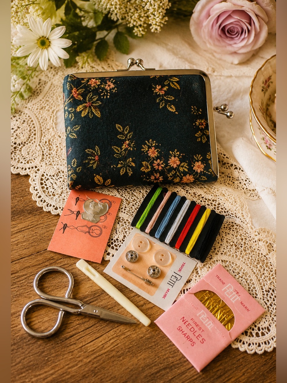 VTG Travel Sewing Kit Trade Petit Mark Floral Snap Case Complete Mending Kit